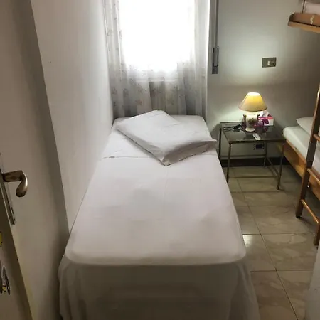 Pensión Maryhome *